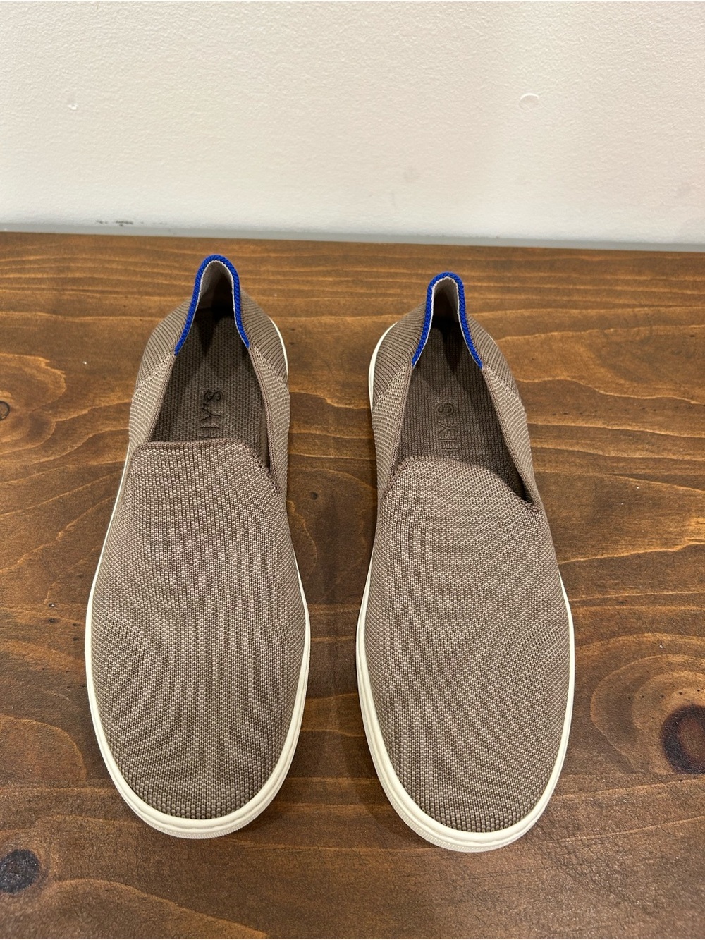 Rothy’s Slip on Shoe Women’s 7.5 Latte. EUC